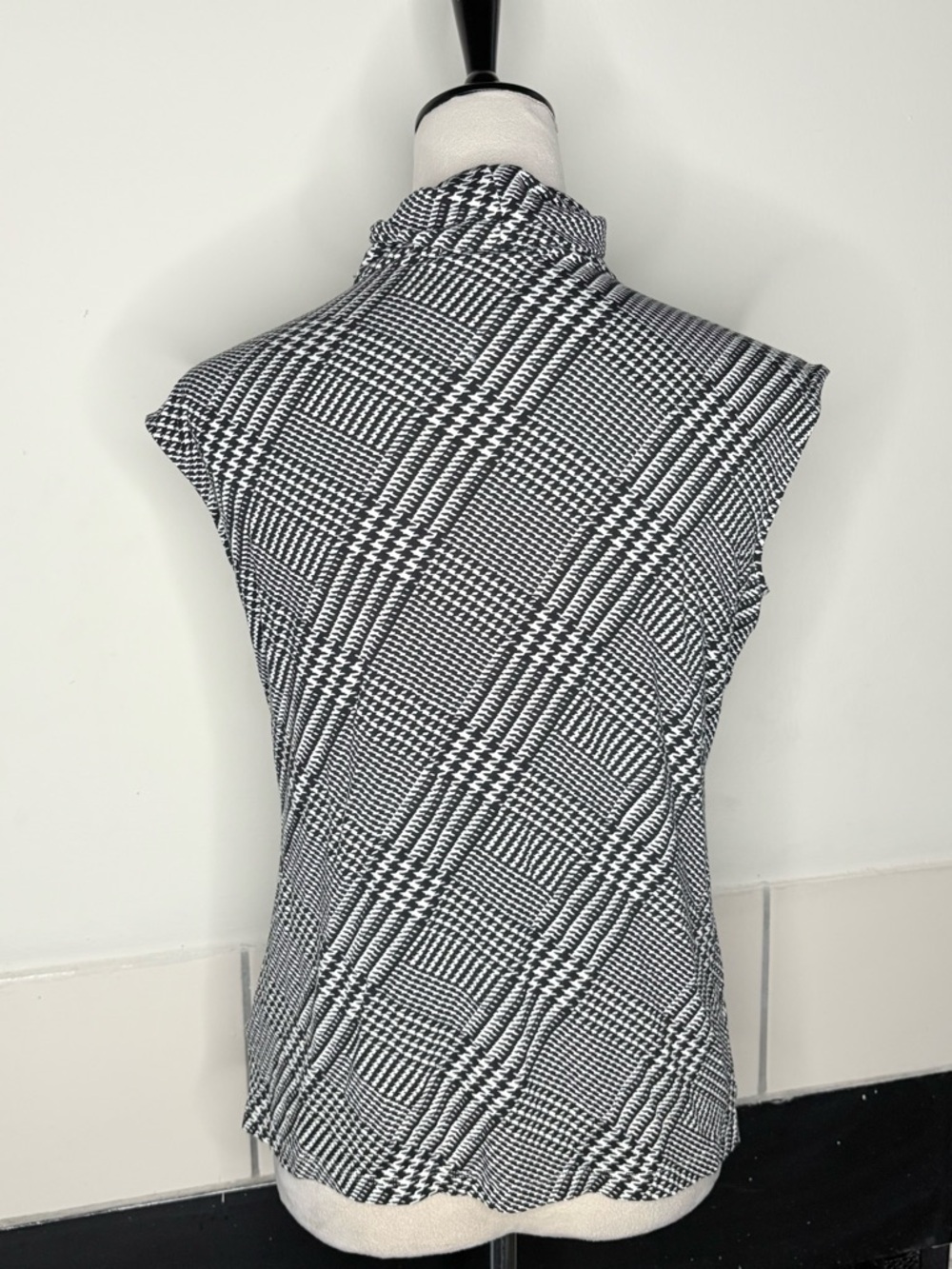 Ralph Lauren Black & White Plaid Sleeveless Mock Neck Top - Picture 2 of 3